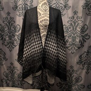 🖤 Cleo Chevron Knit Shawl/Poncho